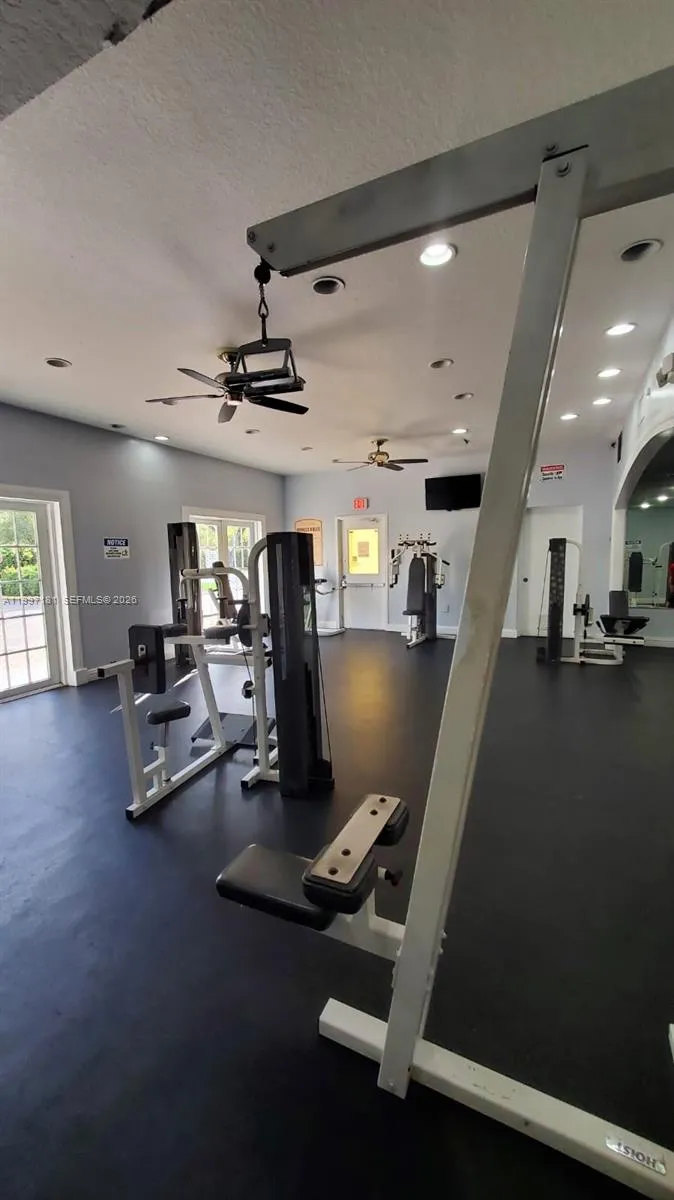 8255 Lake Dr 405, Doral, Florida 33166, Doral, Florida 33166, 1 Bedroom Bedrooms, ,1 BathroomBathrooms,Residential Lease,For Rent,8255 Lake Dr 405, Doral, Florida 33166,A11997181