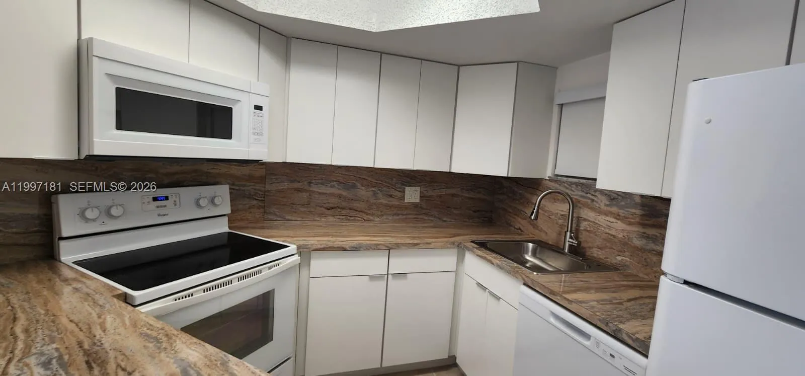 8255 Lake Dr 405, Doral, Florida 33166, Doral, Florida 33166, 1 Bedroom Bedrooms, ,1 BathroomBathrooms,Residential Lease,For Rent,8255 Lake Dr 405, Doral, Florida 33166,A11997181