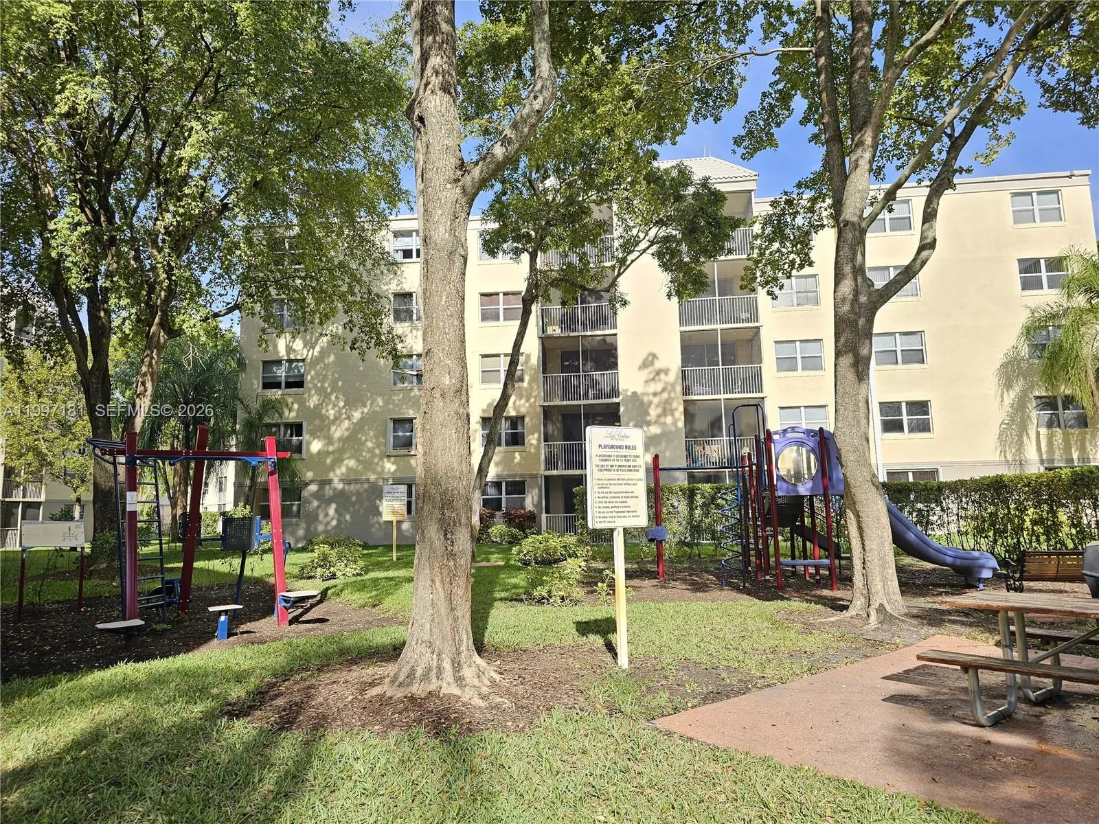 8255 Lake Dr 405, Doral, Florida 33166, Doral, Florida 33166, 1 Bedroom Bedrooms, ,1 BathroomBathrooms,Residential Lease,For Rent,8255 Lake Dr 405, Doral, Florida 33166,A11997181