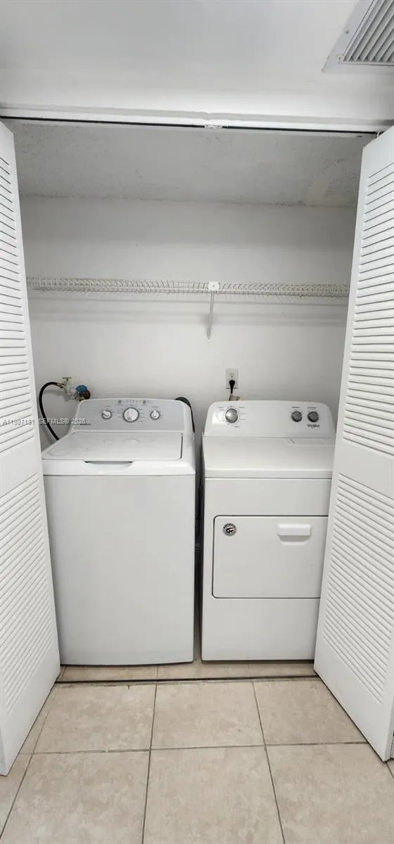 8255 Lake Dr 405, Doral, Florida 33166, Doral, Florida 33166, 1 Bedroom Bedrooms, ,1 BathroomBathrooms,Residential Lease,For Rent,8255 Lake Dr 405, Doral, Florida 33166,A11997181