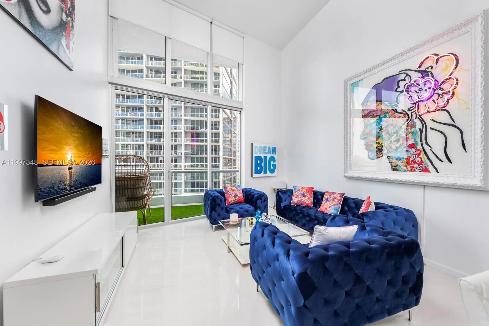 475 Brickell Ave 2811, Miami, Florida 33131, Miami, Florida 33131, 1 Bedroom Bedrooms, ,1 BathroomBathrooms,Residential Lease,For Rent,475 Brickell Ave 2811, Miami, Florida 33131,A11997348