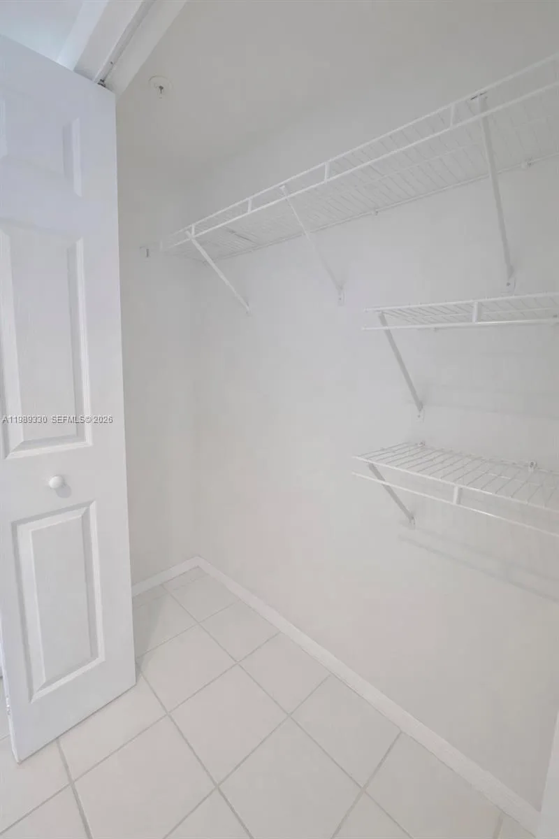 1155 Brickell Bay Dr 1705, Miami, Florida 33131, Miami, Florida 33131, 1 Bedroom Bedrooms, ,1 BathroomBathrooms,Residential,For Sale,1155 Brickell Bay Dr 1705, Miami, Florida 33131,A11989330
