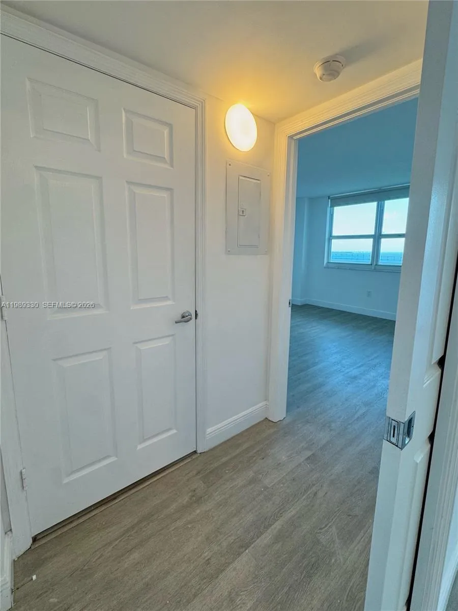 1155 Brickell Bay Dr 1705, Miami, Florida 33131, Miami, Florida 33131, 1 Bedroom Bedrooms, ,1 BathroomBathrooms,Residential,For Sale,1155 Brickell Bay Dr 1705, Miami, Florida 33131,A11989330