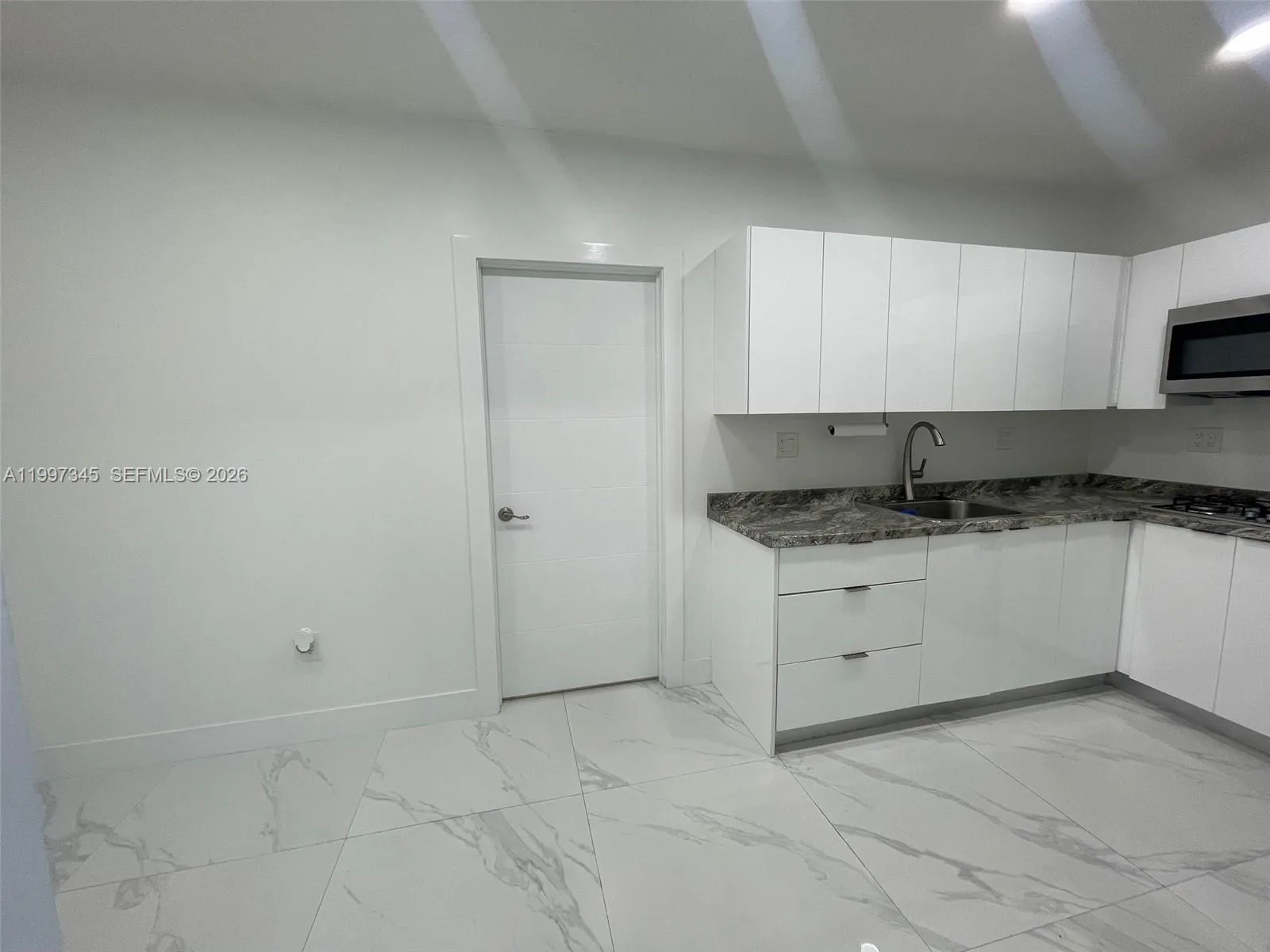 15426 Sw 168th Ter 2, Miami, Florida 33187, Miami, Florida 33187, 1 Bedroom Bedrooms, ,1 BathroomBathrooms,Residential Lease,For Rent,15426 Sw 168th Ter 2, Miami, Florida 33187,A11997345