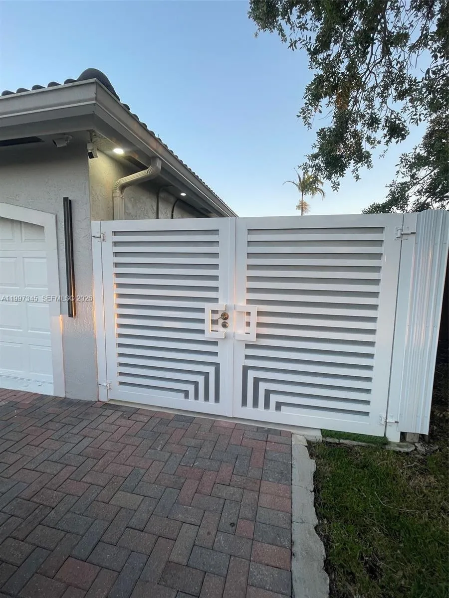 15426 Sw 168th Ter 2, Miami, Florida 33187, Miami, Florida 33187, 1 Bedroom Bedrooms, ,1 BathroomBathrooms,Residential Lease,For Rent,15426 Sw 168th Ter 2, Miami, Florida 33187,A11997345