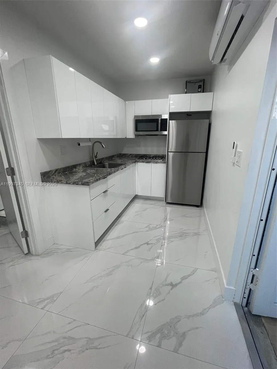 15426 Sw 168th Ter 2, Miami, Florida 33187, Miami, Florida 33187, 1 Bedroom Bedrooms, ,1 BathroomBathrooms,Residential Lease,For Rent,15426 Sw 168th Ter 2, Miami, Florida 33187,A11997345