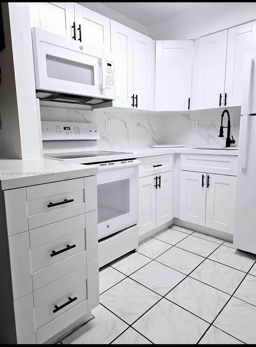 8701 Sw 141st St B8, Palmetto Bay, Florida 33176, Palmetto Bay, Florida 33176, 1 Bedroom Bedrooms, ,1 BathroomBathrooms,Residential Lease,For Rent,8701 Sw 141st St B8, Palmetto Bay, Florida 33176,A11997389