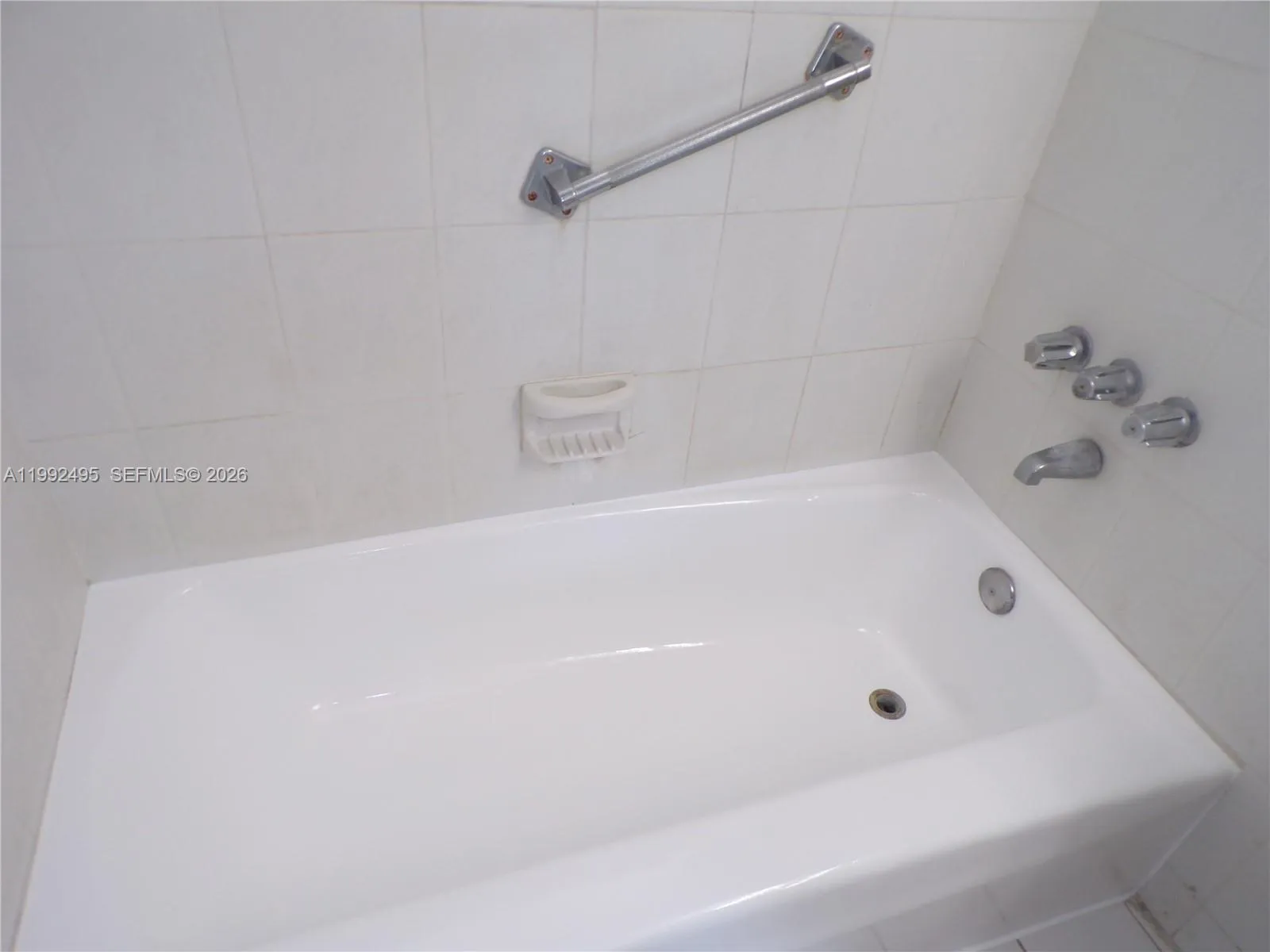 2920 Point East Dr N111, Aventura, Florida 33160, Aventura, Florida 33160, 1 Bedroom Bedrooms, ,1 BathroomBathrooms,Residential,For Sale,2920 Point East Dr N111, Aventura, Florida 33160,A11992495