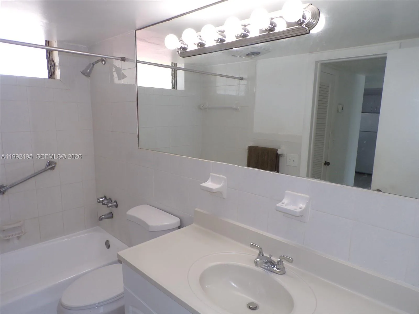 2920 Point East Dr N111, Aventura, Florida 33160, Aventura, Florida 33160, 1 Bedroom Bedrooms, ,1 BathroomBathrooms,Residential,For Sale,2920 Point East Dr N111, Aventura, Florida 33160,A11992495