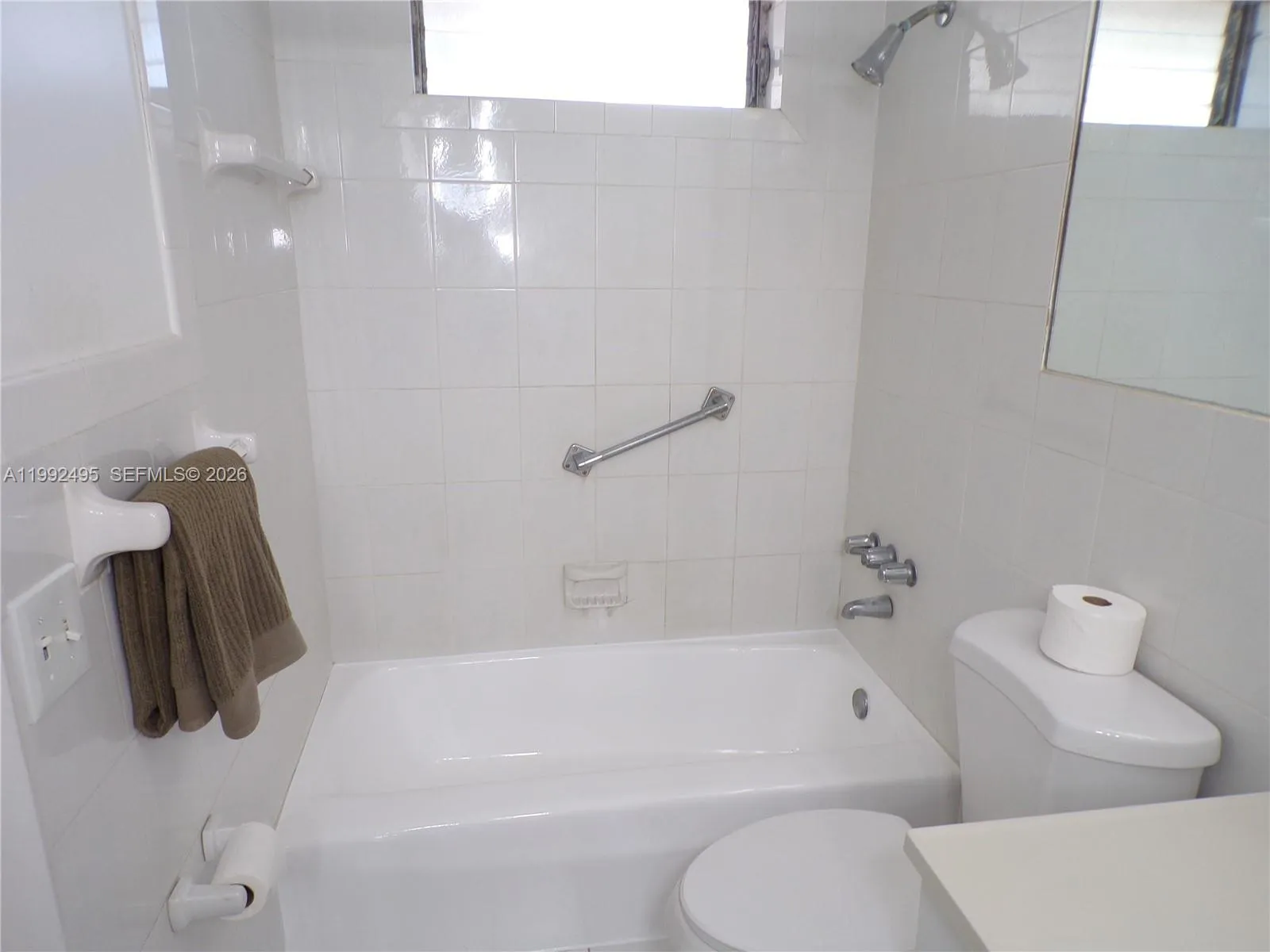 2920 Point East Dr N111, Aventura, Florida 33160, Aventura, Florida 33160, 1 Bedroom Bedrooms, ,1 BathroomBathrooms,Residential,For Sale,2920 Point East Dr N111, Aventura, Florida 33160,A11992495