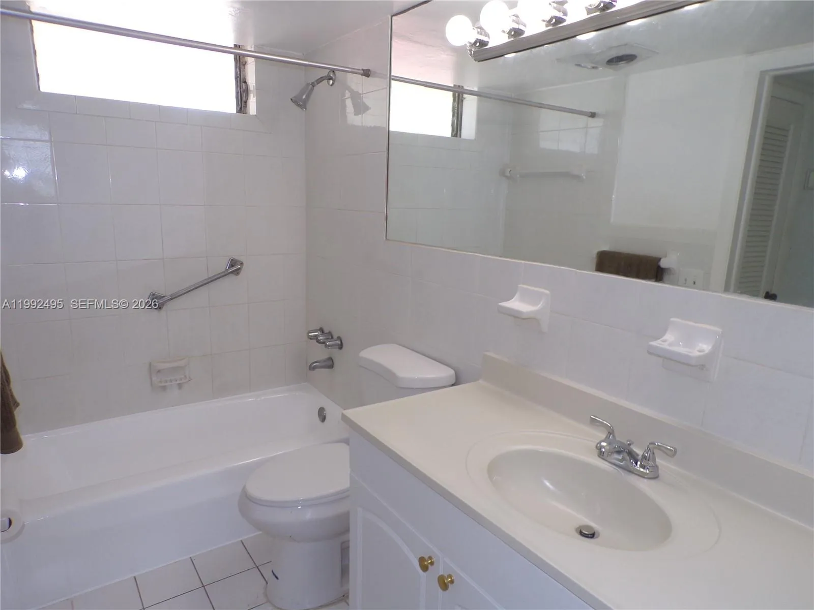 2920 Point East Dr N111, Aventura, Florida 33160, Aventura, Florida 33160, 1 Bedroom Bedrooms, ,1 BathroomBathrooms,Residential,For Sale,2920 Point East Dr N111, Aventura, Florida 33160,A11992495