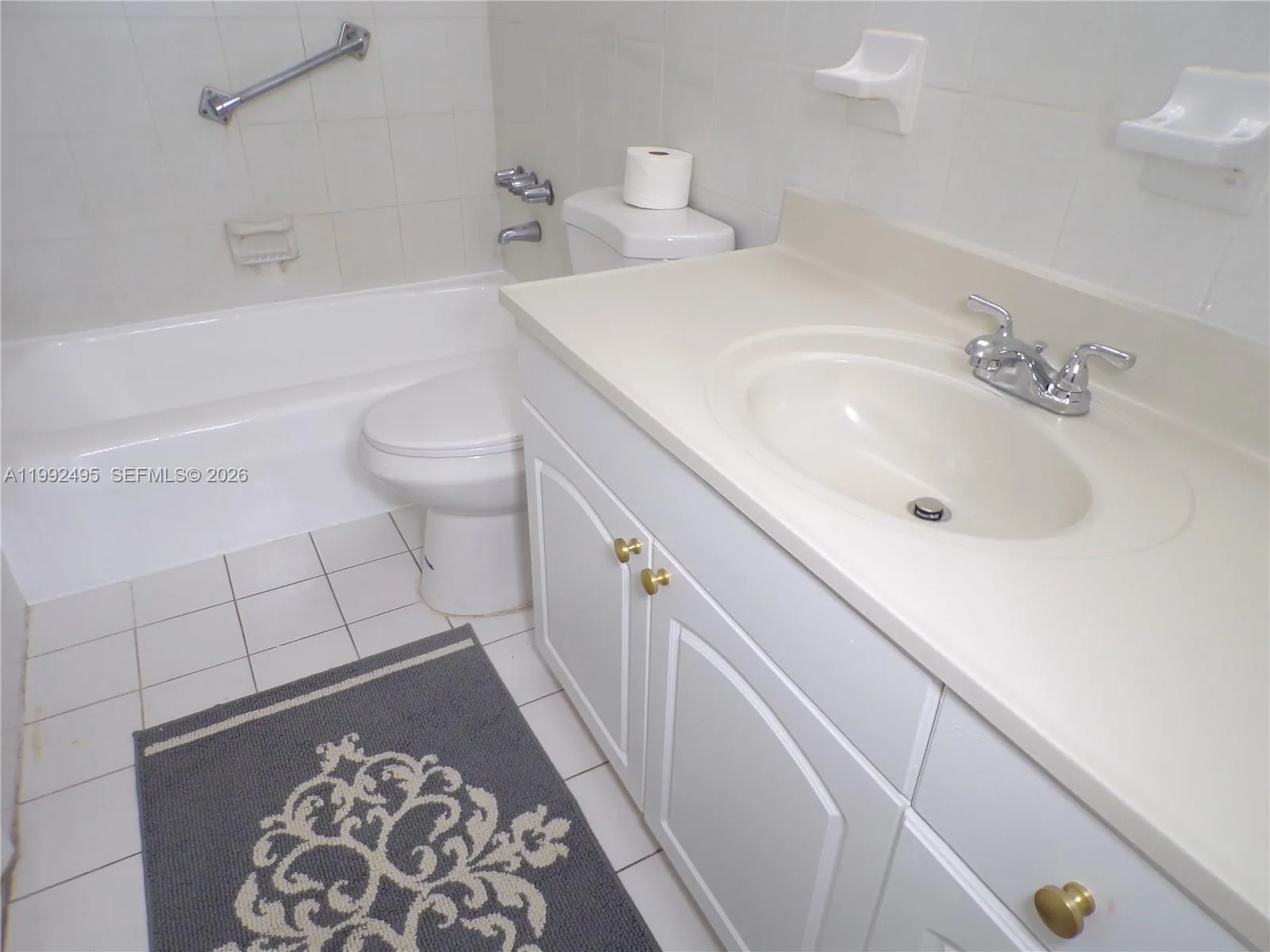 2920 Point East Dr N111, Aventura, Florida 33160, Aventura, Florida 33160, 1 Bedroom Bedrooms, ,1 BathroomBathrooms,Residential,For Sale,2920 Point East Dr N111, Aventura, Florida 33160,A11992495