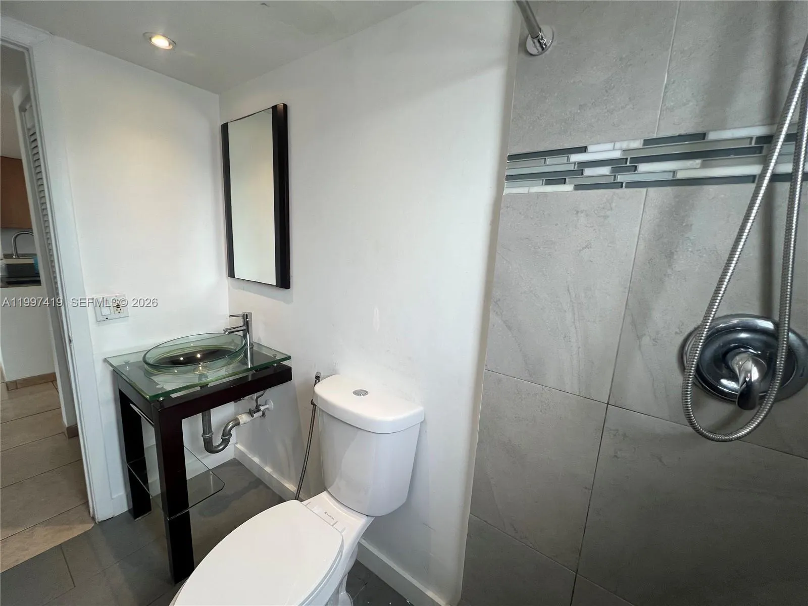 7125 Bay Dr 301, Miami Beach, Florida 33141, Miami Beach, Florida 33141, 2 Bedrooms Bedrooms, ,2 BathroomsBathrooms,Residential Lease,For Rent,7125 Bay Dr 301, Miami Beach, Florida 33141,A11997419