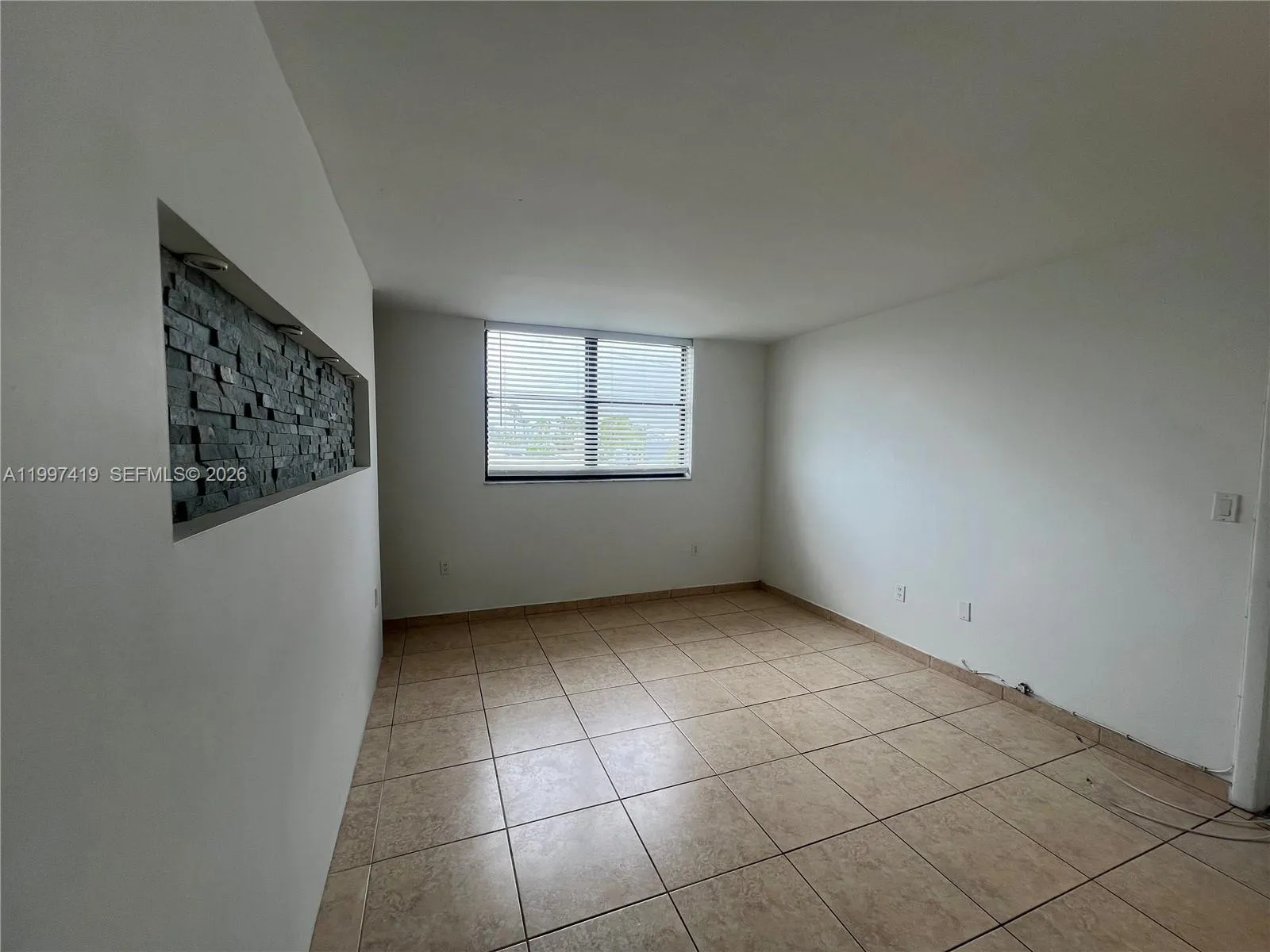 7125 Bay Dr 301, Miami Beach, Florida 33141, Miami Beach, Florida 33141, 2 Bedrooms Bedrooms, ,2 BathroomsBathrooms,Residential Lease,For Rent,7125 Bay Dr 301, Miami Beach, Florida 33141,A11997419