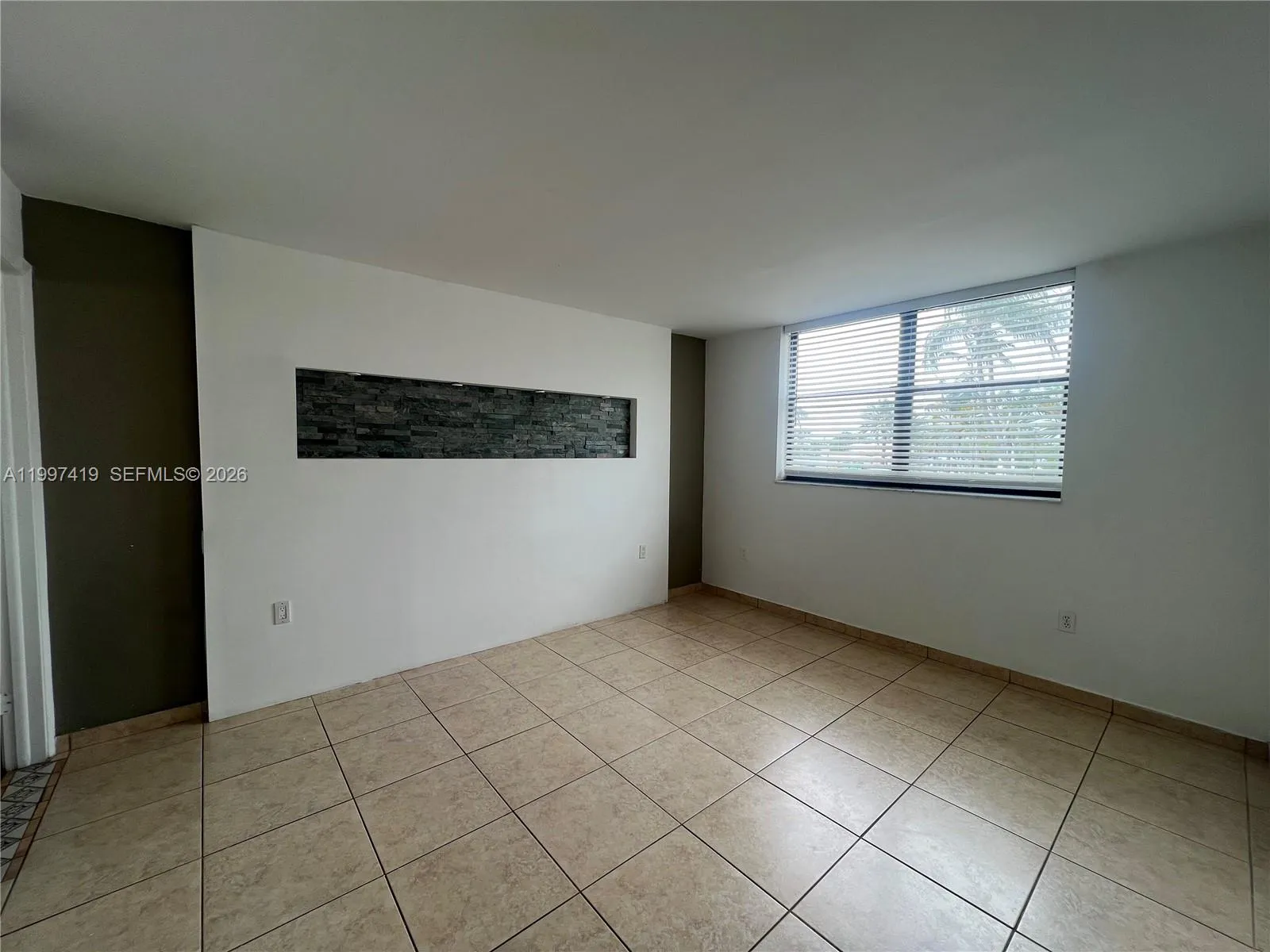 7125 Bay Dr 301, Miami Beach, Florida 33141, Miami Beach, Florida 33141, 2 Bedrooms Bedrooms, ,2 BathroomsBathrooms,Residential Lease,For Rent,7125 Bay Dr 301, Miami Beach, Florida 33141,A11997419