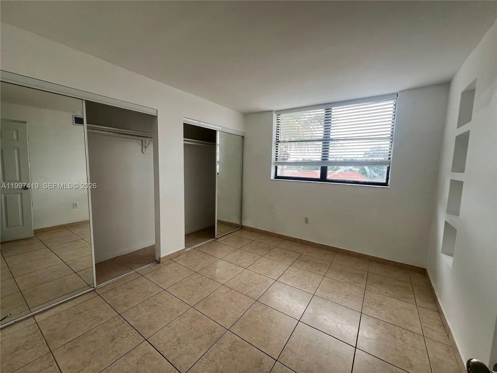 7125 Bay Dr 301, Miami Beach, Florida 33141, Miami Beach, Florida 33141, 2 Bedrooms Bedrooms, ,2 BathroomsBathrooms,Residential Lease,For Rent,7125 Bay Dr 301, Miami Beach, Florida 33141,A11997419