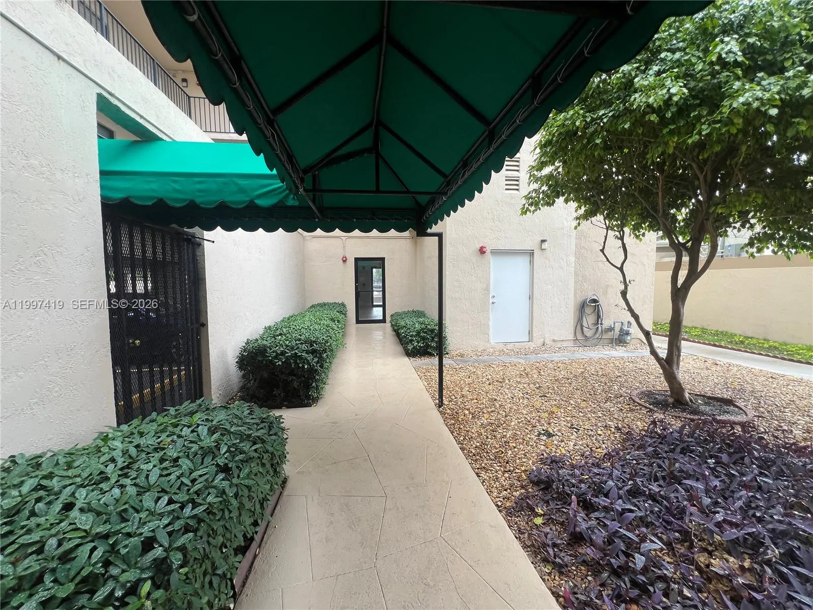 7125 Bay Dr 301, Miami Beach, Florida 33141, Miami Beach, Florida 33141, 2 Bedrooms Bedrooms, ,2 BathroomsBathrooms,Residential Lease,For Rent,7125 Bay Dr 301, Miami Beach, Florida 33141,A11997419