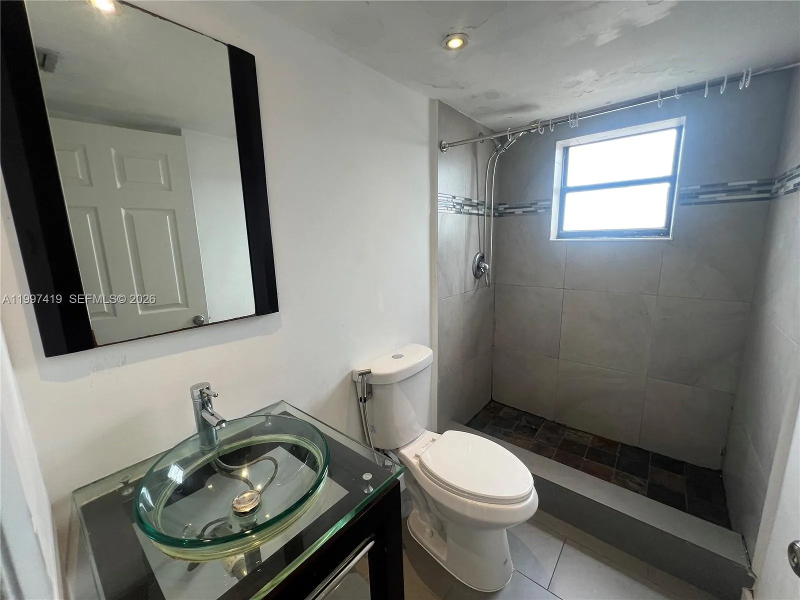 7125 Bay Dr 301, Miami Beach, Florida 33141, Miami Beach, Florida 33141, 2 Bedrooms Bedrooms, ,2 BathroomsBathrooms,Residential Lease,For Rent,7125 Bay Dr 301, Miami Beach, Florida 33141,A11997419