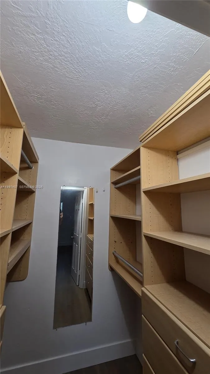 1125 Ne 16th Pl 212, Fort Lauderdale, Florida 3330, Fort Lauderdale, Florida 33305, 2 Bedrooms Bedrooms, ,1 BathroomBathrooms,Residential,For Sale,1125 Ne 16th Pl 212, Fort Lauderdale, Florida 3330,A11997437