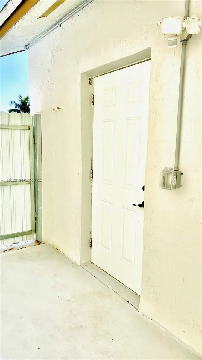 18901 Nw 77th Ct, Hialeah, Florida 33015, Hialeah, Florida 33015, 1 Bedroom Bedrooms, ,1 BathroomBathrooms,Residential Lease,For Rent,18901 Nw 77th Ct, Hialeah, Florida 33015,A11980227