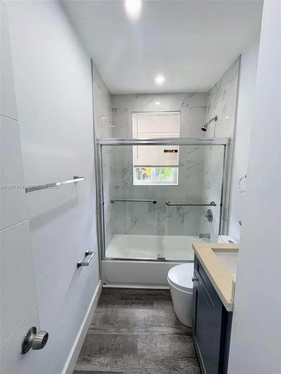 1036 Sw 5th St 8, Miami, Florida 33130, Miami, Florida 33130, 1 Bedroom Bedrooms, ,1 BathroomBathrooms,Residential Lease,For Rent,1036 Sw 5th St 8, Miami, Florida 33130,A11997474