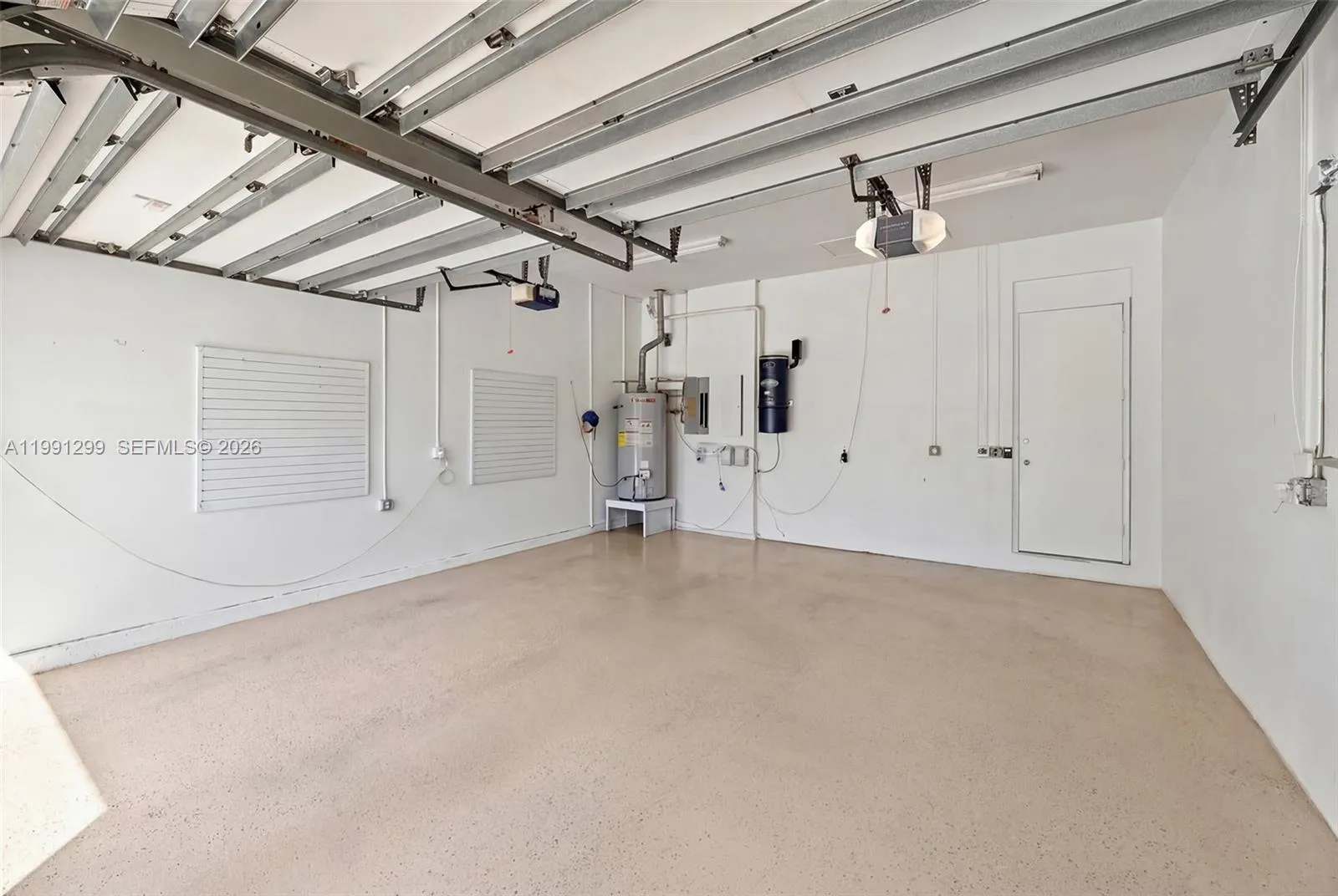Hollywood, Florida 33019, Hollywood, Florida 33019, 6 Bedrooms Bedrooms, ,5 BathroomsBathrooms,Residential,For Sale, Hollywood, Florida 33019,A11991299