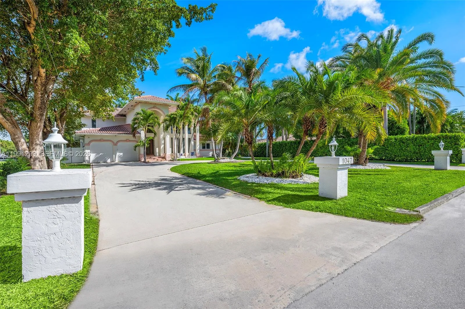 Hollywood, Florida 33019, Hollywood, Florida 33019, 6 Bedrooms Bedrooms, ,5 BathroomsBathrooms,Residential,For Sale, Hollywood, Florida 33019,A11991299