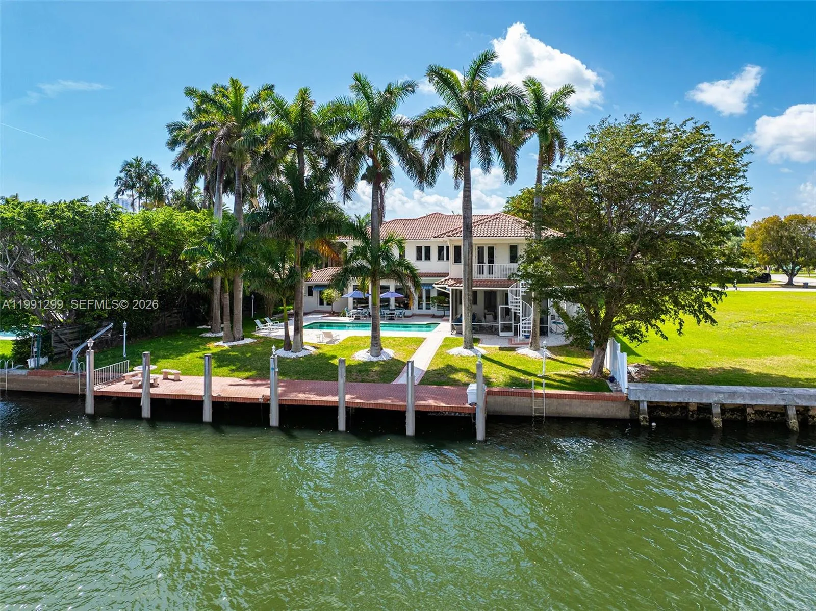 Hollywood, Florida 33019, Hollywood, Florida 33019, 6 Bedrooms Bedrooms, ,5 BathroomsBathrooms,Residential,For Sale, Hollywood, Florida 33019,A11991299