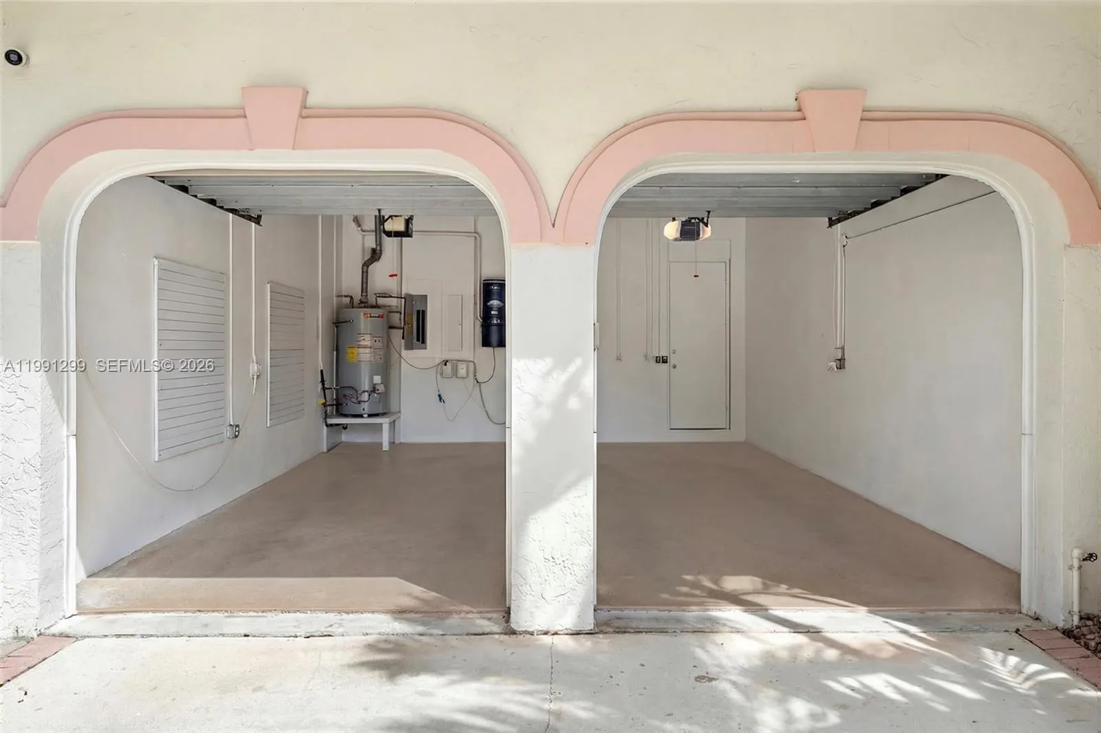 Hollywood, Florida 33019, Hollywood, Florida 33019, 6 Bedrooms Bedrooms, ,5 BathroomsBathrooms,Residential,For Sale, Hollywood, Florida 33019,A11991299