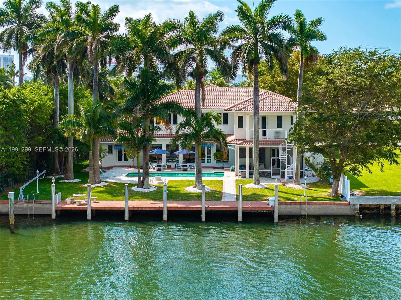 Hollywood, Florida 33019, Hollywood, Florida 33019, 6 Bedrooms Bedrooms, ,5 BathroomsBathrooms,Residential,For Sale, Hollywood, Florida 33019,A11991299