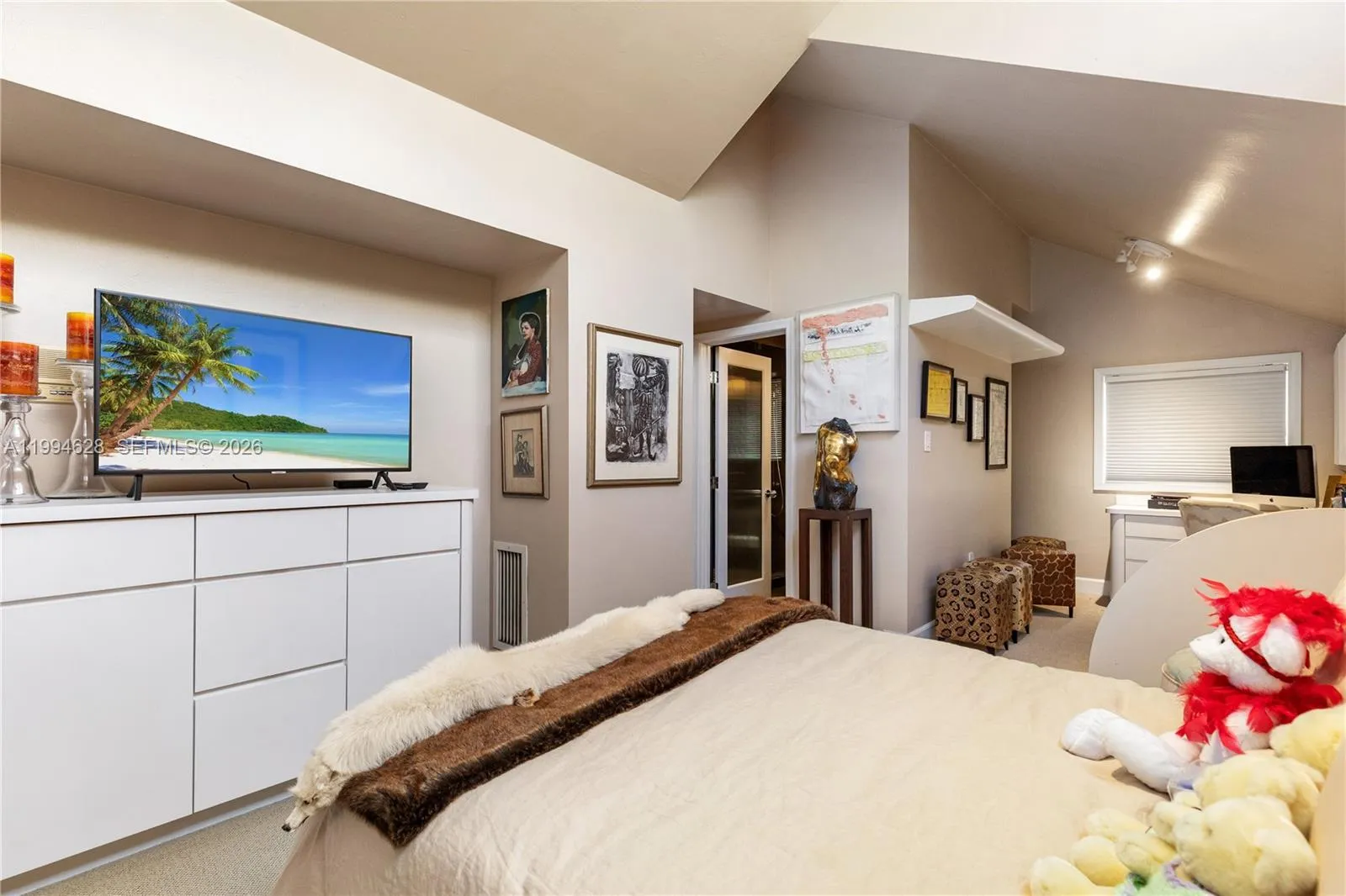 20251 W Oak Haven Cir, Miami, Florida 33179, Miami, Florida 33179, 5 Bedrooms Bedrooms, ,5 BathroomsBathrooms,Residential,For Sale,20251 W Oak Haven Cir, Miami, Florida 33179,A11994628