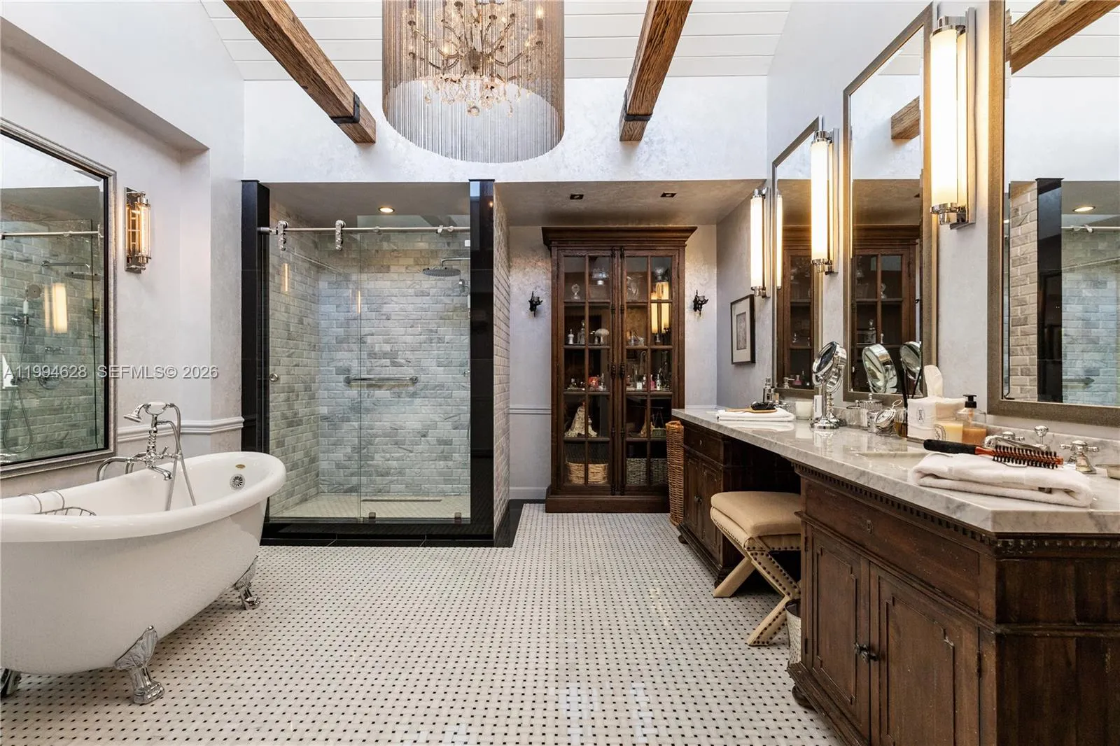 20251 W Oak Haven Cir, Miami, Florida 33179, Miami, Florida 33179, 5 Bedrooms Bedrooms, ,5 BathroomsBathrooms,Residential,For Sale,20251 W Oak Haven Cir, Miami, Florida 33179,A11994628