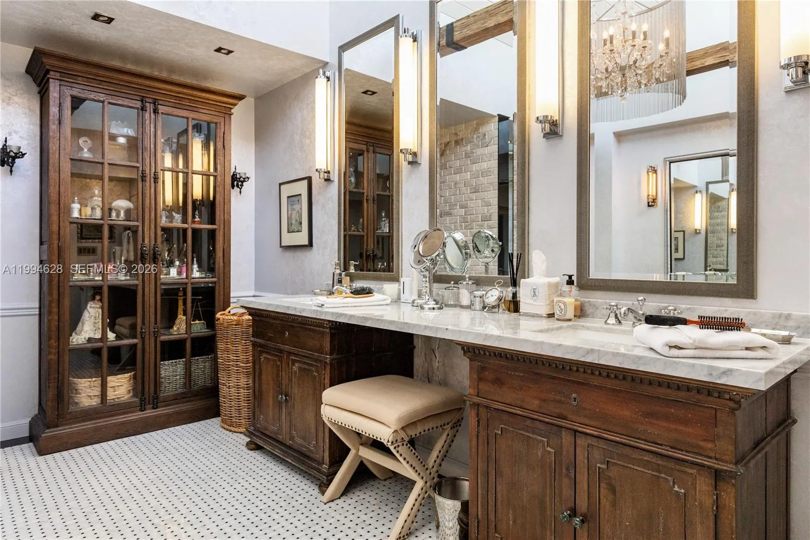 20251 W Oak Haven Cir, Miami, Florida 33179, Miami, Florida 33179, 5 Bedrooms Bedrooms, ,5 BathroomsBathrooms,Residential,For Sale,20251 W Oak Haven Cir, Miami, Florida 33179,A11994628