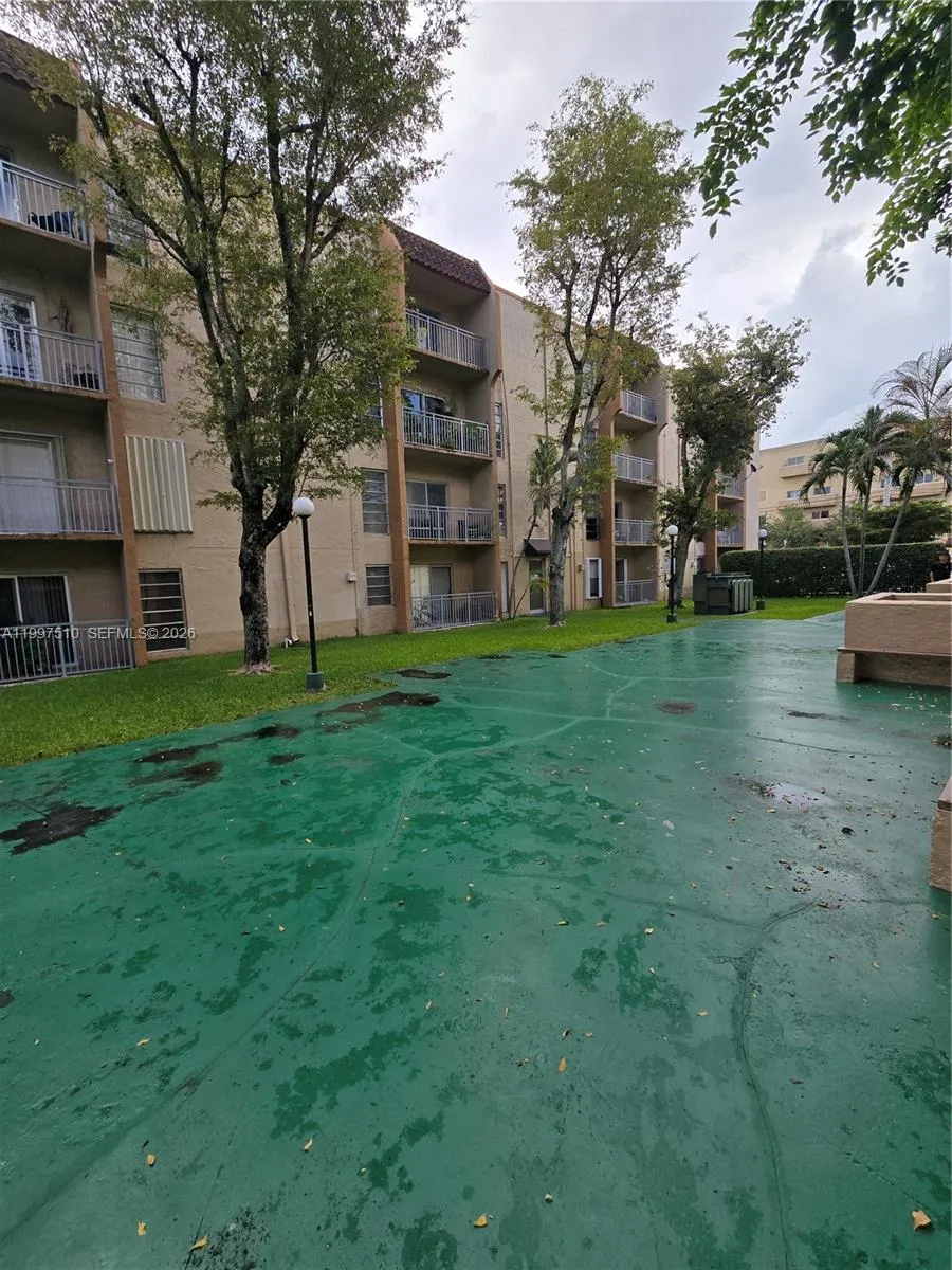 4845 Nw 7th St 309-5, Miami, Florida 33126, Miami, Florida 33126, 2 Bedrooms Bedrooms, ,2 BathroomsBathrooms,Residential Lease,For Rent,4845 Nw 7th St 309-5, Miami, Florida 33126,A11997510