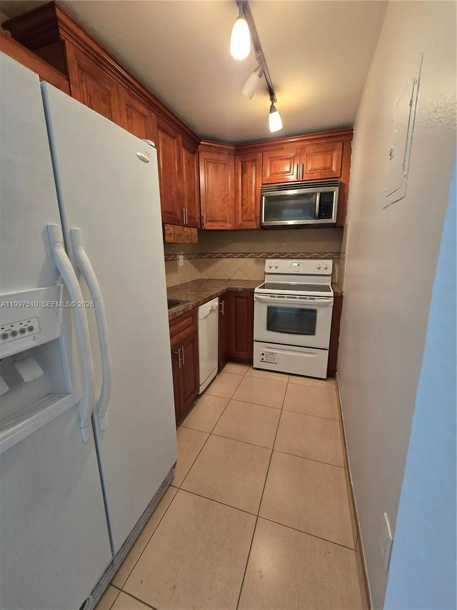 4845 Nw 7th St 309-5, Miami, Florida 33126, Miami, Florida 33126, 2 Bedrooms Bedrooms, ,2 BathroomsBathrooms,Residential Lease,For Rent,4845 Nw 7th St 309-5, Miami, Florida 33126,A11997510
