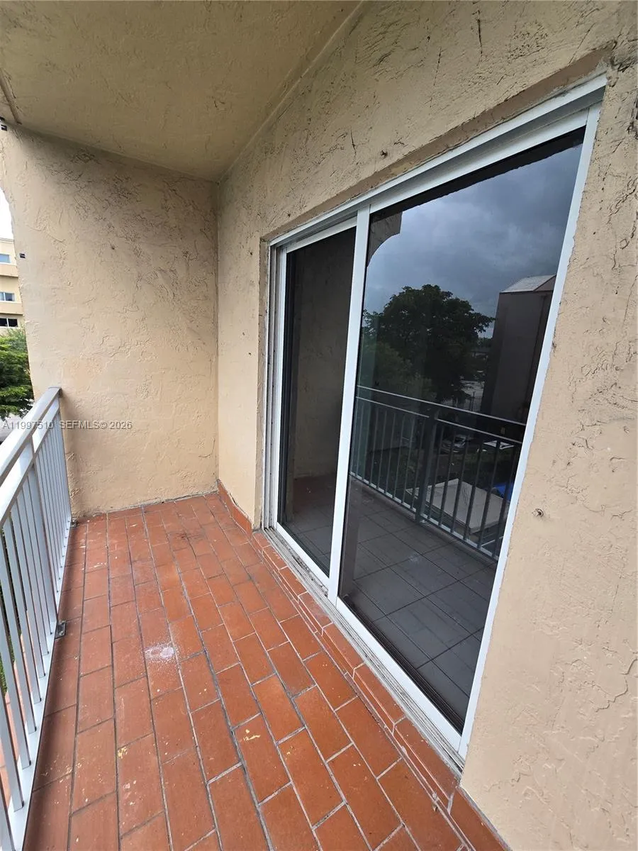 4845 Nw 7th St 309-5, Miami, Florida 33126, Miami, Florida 33126, 2 Bedrooms Bedrooms, ,2 BathroomsBathrooms,Residential Lease,For Rent,4845 Nw 7th St 309-5, Miami, Florida 33126,A11997510