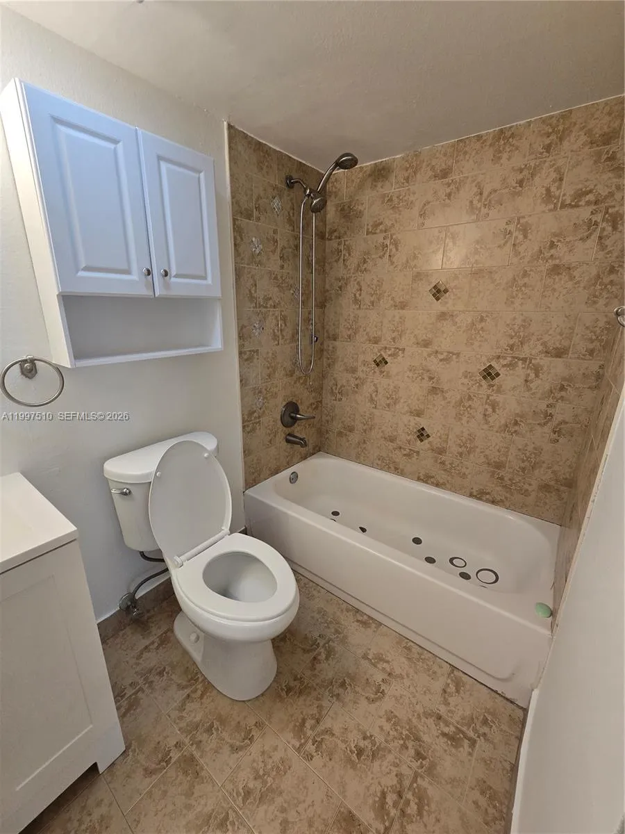 4845 Nw 7th St 309-5, Miami, Florida 33126, Miami, Florida 33126, 2 Bedrooms Bedrooms, ,2 BathroomsBathrooms,Residential Lease,For Rent,4845 Nw 7th St 309-5, Miami, Florida 33126,A11997510