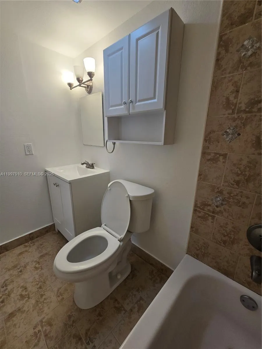 4845 Nw 7th St 309-5, Miami, Florida 33126, Miami, Florida 33126, 2 Bedrooms Bedrooms, ,2 BathroomsBathrooms,Residential Lease,For Rent,4845 Nw 7th St 309-5, Miami, Florida 33126,A11997510