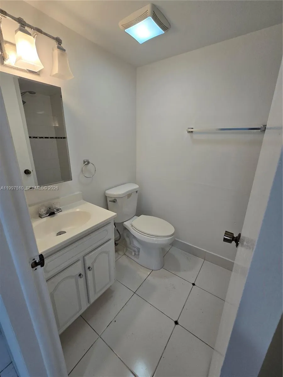 4845 Nw 7th St 309-5, Miami, Florida 33126, Miami, Florida 33126, 2 Bedrooms Bedrooms, ,2 BathroomsBathrooms,Residential Lease,For Rent,4845 Nw 7th St 309-5, Miami, Florida 33126,A11997510