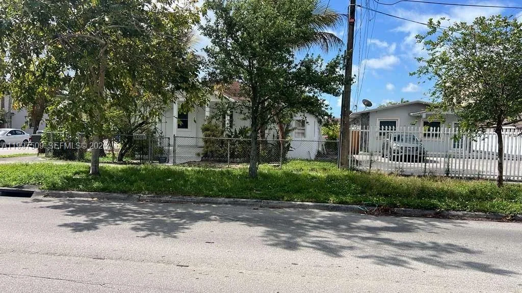2456 Nw 28th St, Miami, Florida 33142, Miami, Florida 33142, ,Residential Income,For Sale,2456 Nw 28th St, Miami, Florida 33142,A11997509