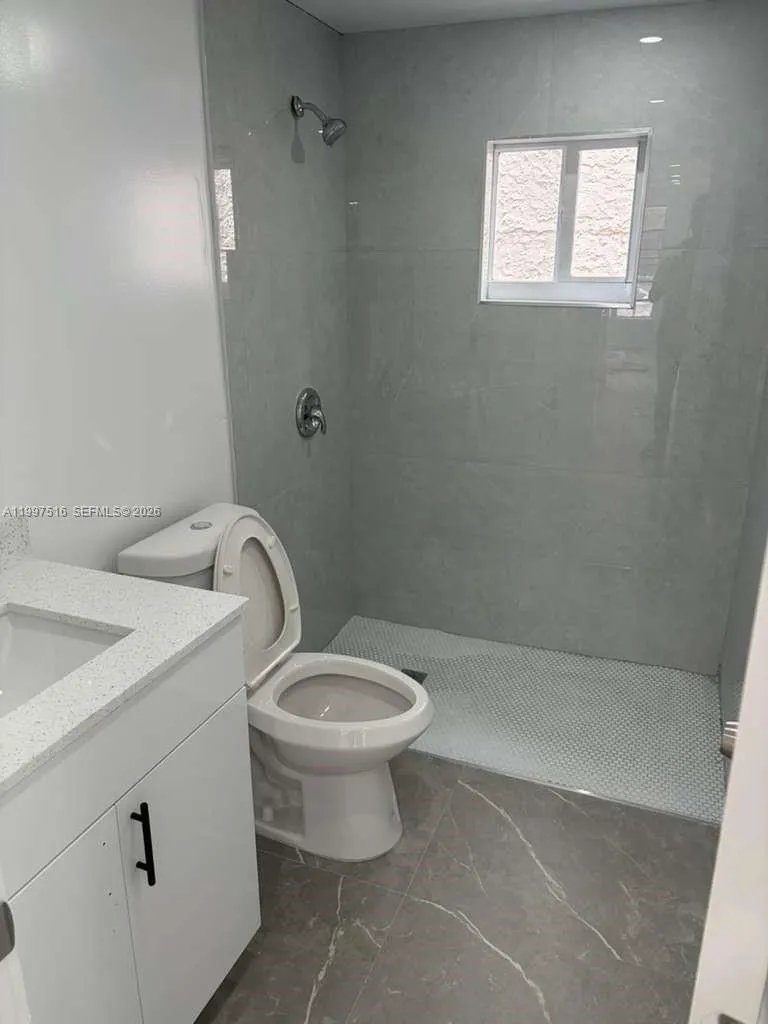 1011 Sw 5th St 1, Miami, Florida 33130, Miami, Florida 33130, 3 Bedrooms Bedrooms, ,1 BathroomBathrooms,Residential Lease,For Rent,1011 Sw 5th St 1, Miami, Florida 33130,A11997516