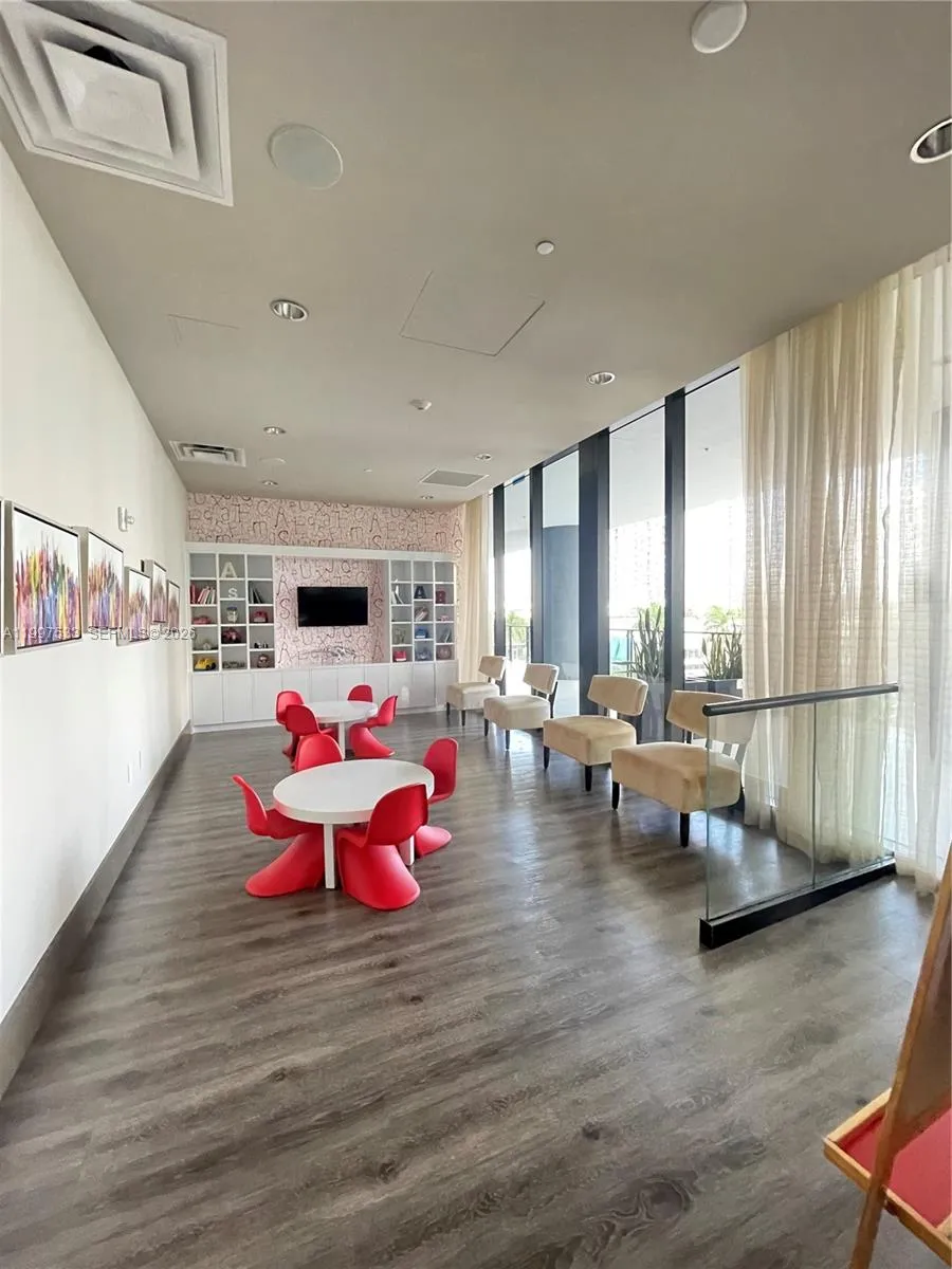 5252 Nw 85th Ave 303, Doral, Florida 33166, Doral, Florida 33166, 2 Bedrooms Bedrooms, ,2 BathroomsBathrooms,Residential Lease,For Rent,5252 Nw 85th Ave 303, Doral, Florida 33166,A11997533