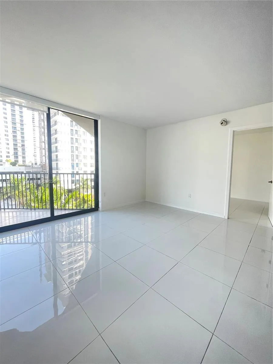 5252 Nw 85th Ave 303, Doral, Florida 33166, Doral, Florida 33166, 2 Bedrooms Bedrooms, ,2 BathroomsBathrooms,Residential Lease,For Rent,5252 Nw 85th Ave 303, Doral, Florida 33166,A11997533