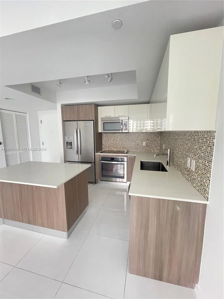 5252 Nw 85th Ave 303, Doral, Florida 33166, Doral, Florida 33166, 2 Bedrooms Bedrooms, ,2 BathroomsBathrooms,Residential Lease,For Rent,5252 Nw 85th Ave 303, Doral, Florida 33166,A11997533