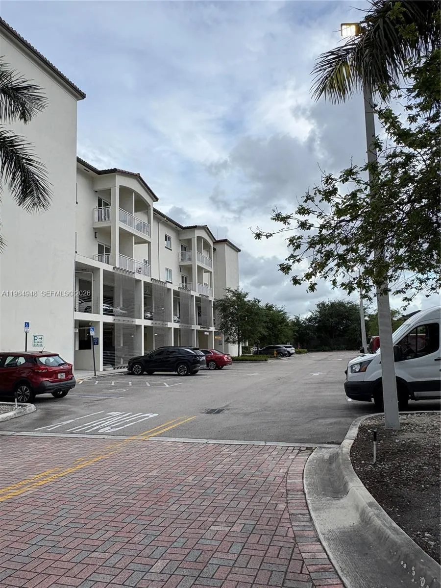10950 Nw 82nd St 319, Doral, Florida 33178, Doral, Florida 33178, 2 Bedrooms Bedrooms, ,2 BathroomsBathrooms,Residential,For Sale,10950 Nw 82nd St 319, Doral, Florida 33178,A11984948