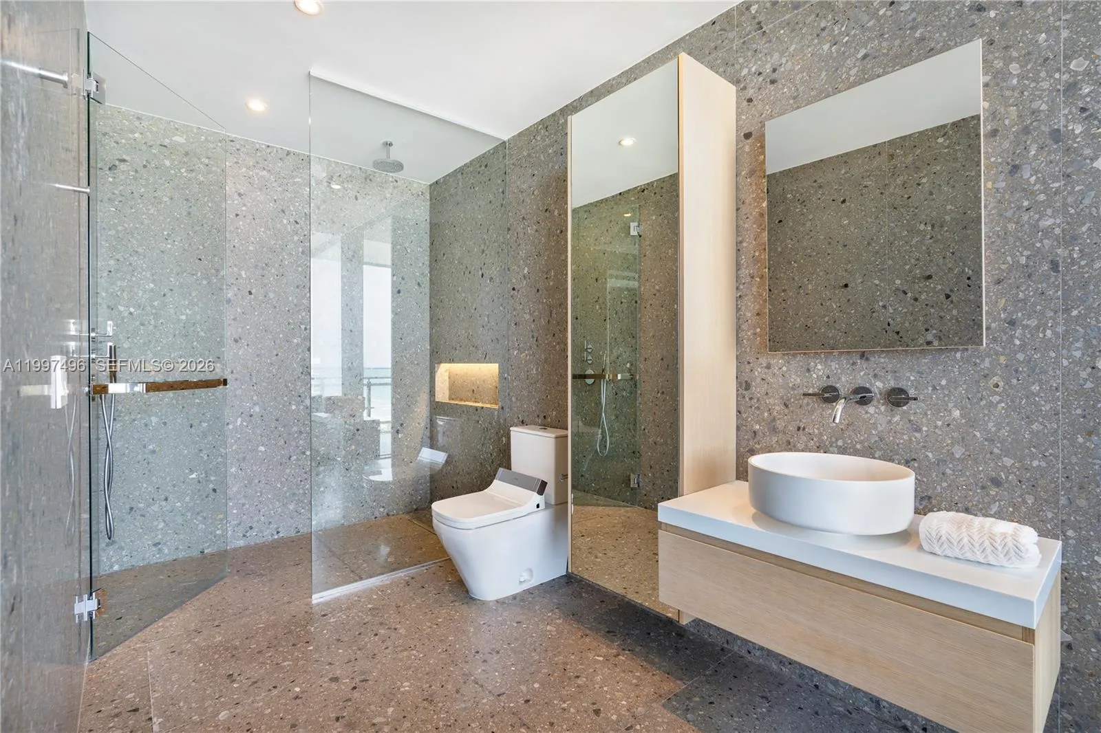 8701 Collins Ave 1103, Miami Beach, Florida 33154, Miami Beach, Florida 33154, 1 Bedroom Bedrooms, ,1 BathroomBathrooms,Residential Lease,For Rent,8701 Collins Ave 1103, Miami Beach, Florida 33154,A11997496