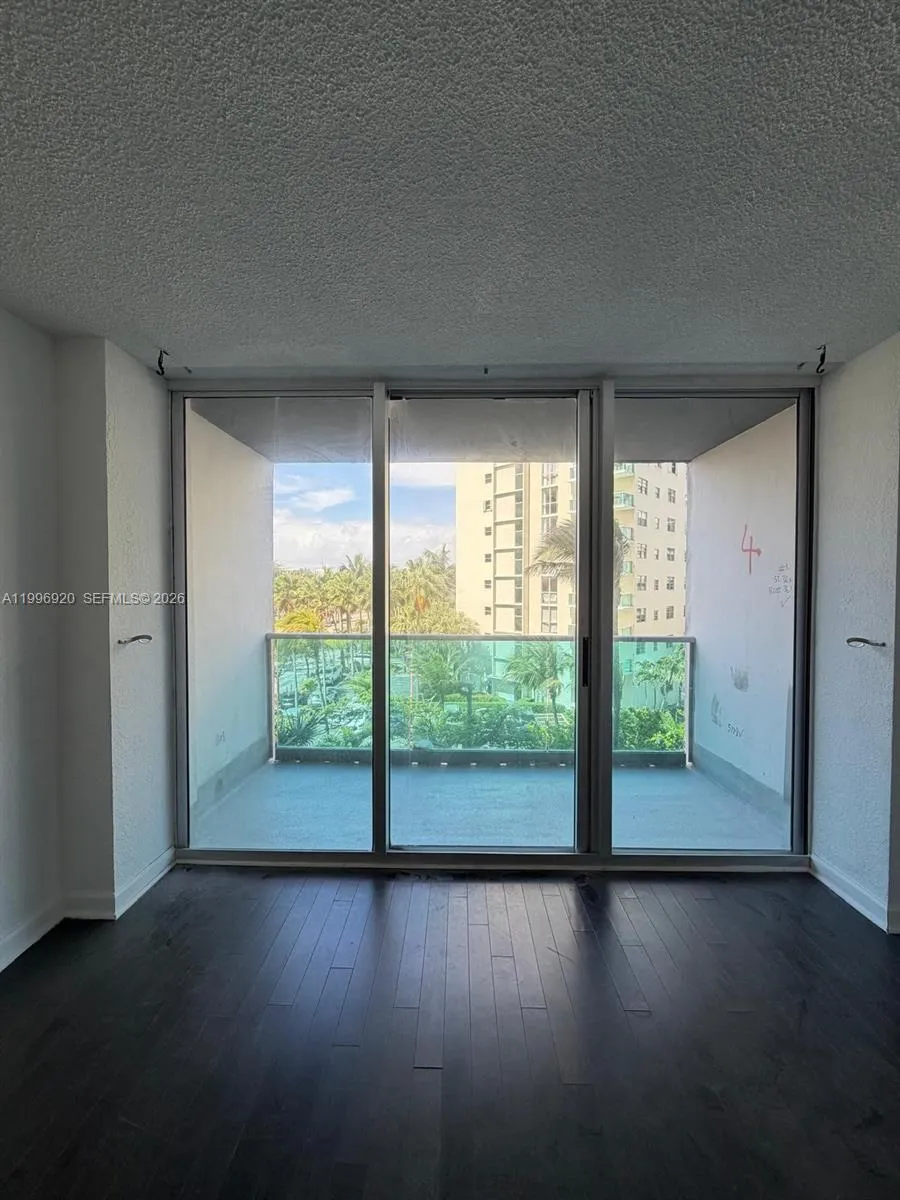 4001 S Ocean Dr 4h, Hollywood, Florida 33019, Hollywood, Florida 33019, 1 Bedroom Bedrooms, ,1 BathroomBathrooms,Residential Lease,For Rent,4001 S Ocean Dr 4h, Hollywood, Florida 33019,A11996920