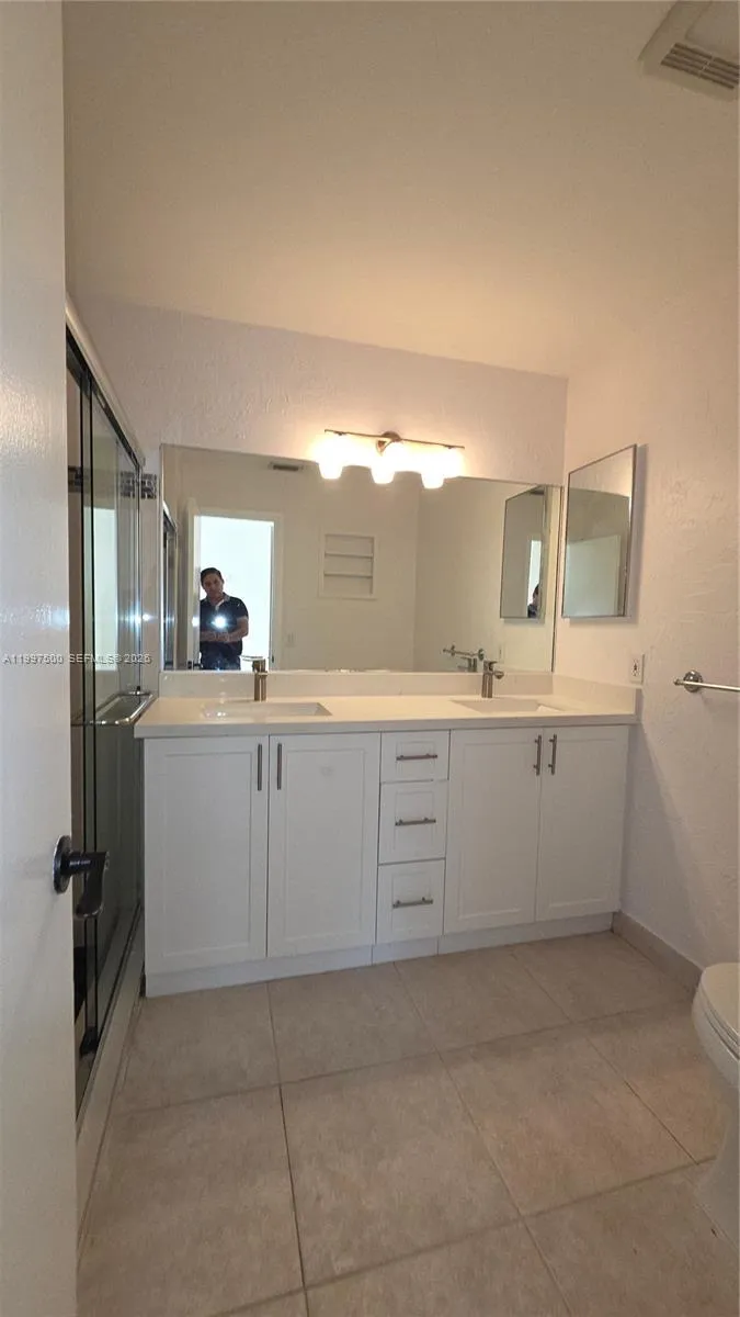 3247 Nw 123rd Ave, Sunrise, Florida 33323, Sunrise, Florida 33323, 4 Bedrooms Bedrooms, ,2 BathroomsBathrooms,Residential Lease,For Rent,3247 Nw 123rd Ave, Sunrise, Florida 33323,A11997500