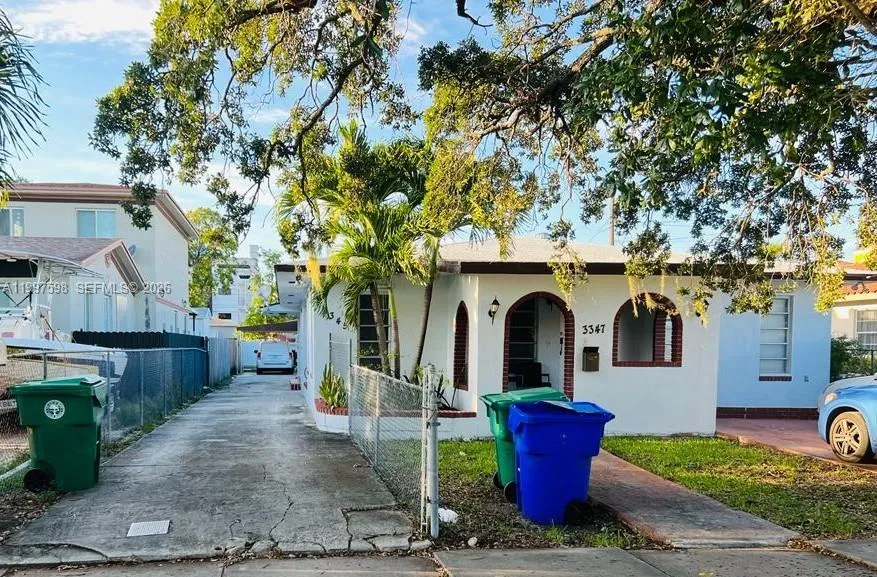 3347 Sw 23rd St 1, Miami, Florida 33145, Miami, Florida 33145, 3 Bedrooms Bedrooms, ,2 BathroomsBathrooms,Residential Lease,For Rent,3347 Sw 23rd St 1, Miami, Florida 33145,A11997598