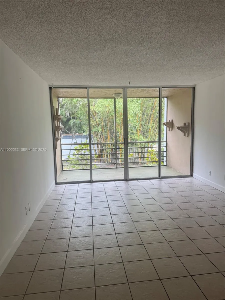 9410 Live Oak Pl 205, Davie, Florida 33324, Davie, Florida 33324, 2 Bedrooms Bedrooms, ,2 BathroomsBathrooms,Residential Lease,For Rent,9410 Live Oak Pl 205, Davie, Florida 33324,A11996583